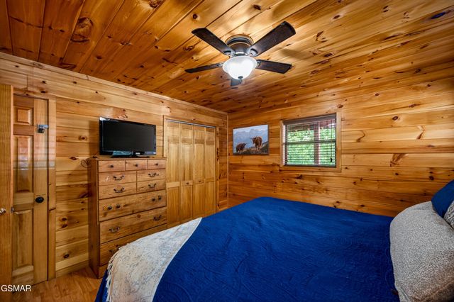 2428 Breezy Road, Sevierville, TN 37876
