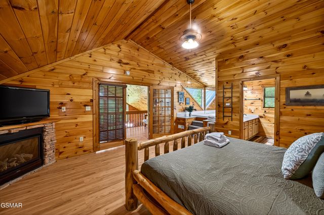 2428 Breezy Road, Sevierville, TN 37876