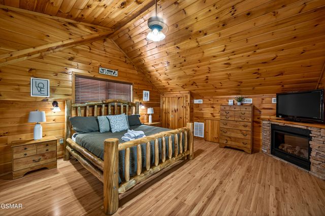 2428 Breezy Road, Sevierville, TN 37876