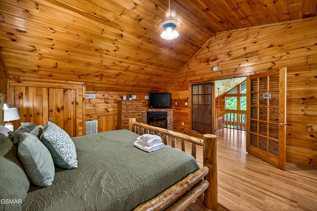 2428 Breezy Road, Sevierville, TN 37876