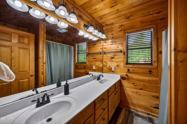 2428 Breezy Road, Sevierville, TN 37876