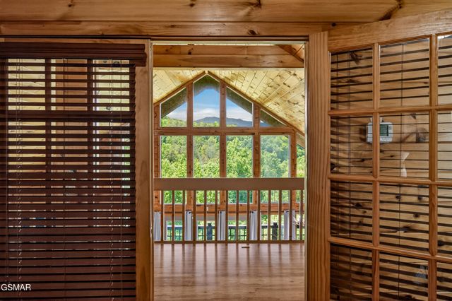 2428 Breezy Road, Sevierville, TN 37876