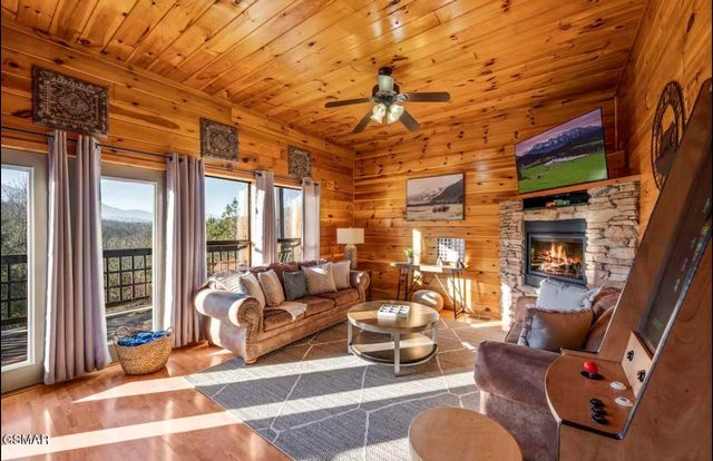 2428 Breezy Road, Sevierville, TN 37876