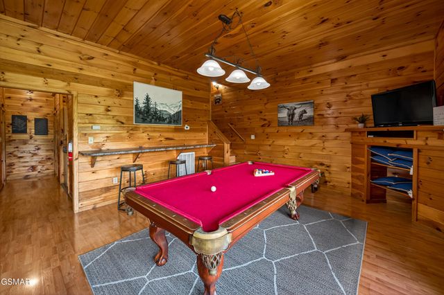 2428 Breezy Road, Sevierville, TN 37876