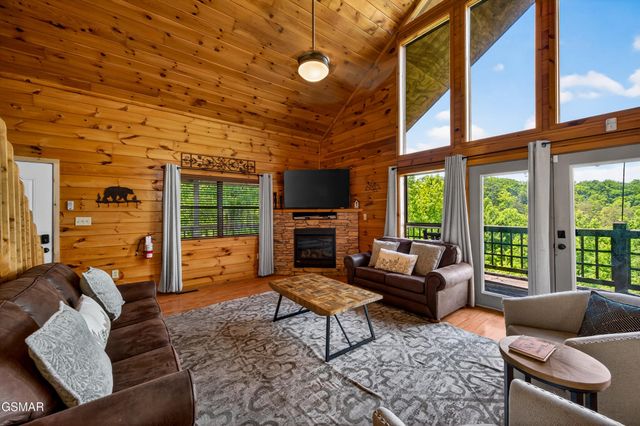 2428 Breezy Road, Sevierville, TN 37876