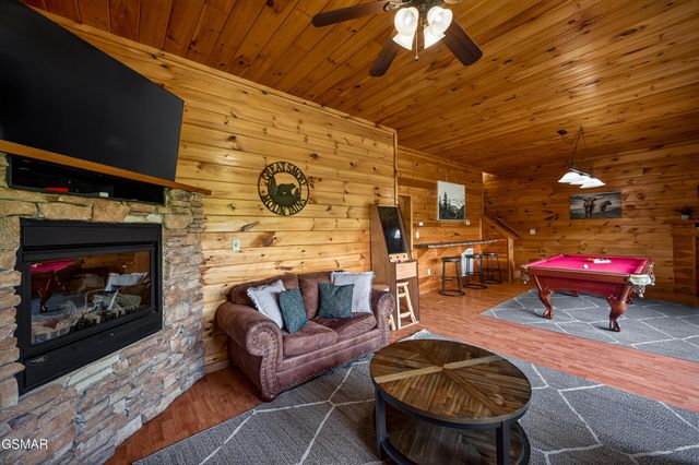 2428 Breezy Road, Sevierville, TN 37876
