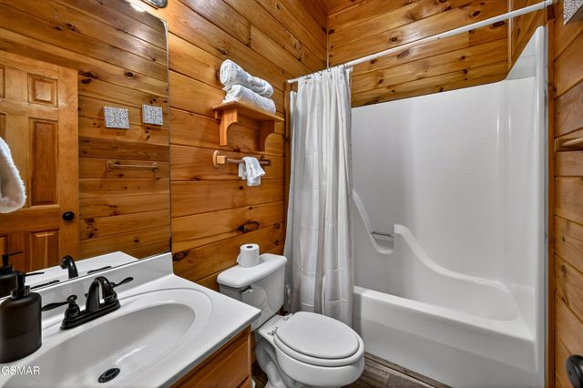 2428 Breezy Road, Sevierville, TN 37876