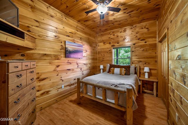 2428 Breezy Road, Sevierville, TN 37876