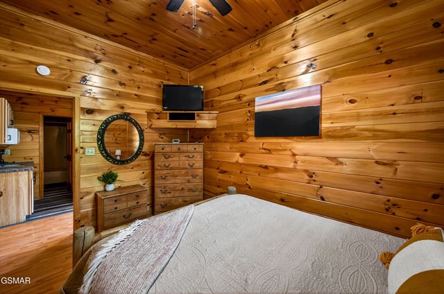 2428 Breezy Road, Sevierville, TN 37876