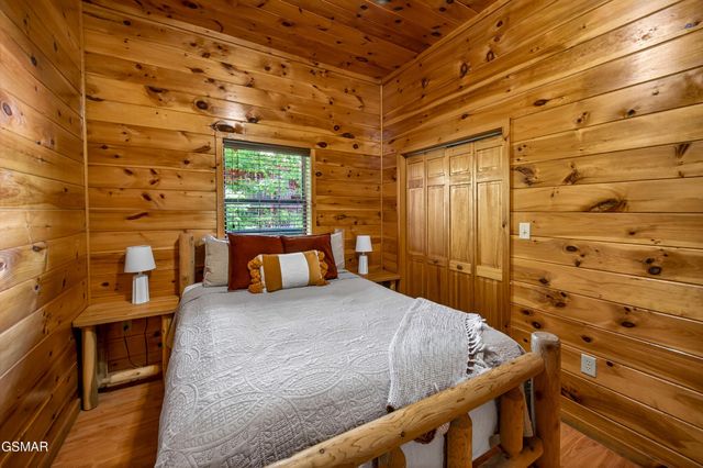 2428 Breezy Road, Sevierville, TN 37876