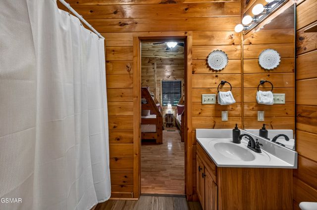 2428 Breezy Road, Sevierville, TN 37876