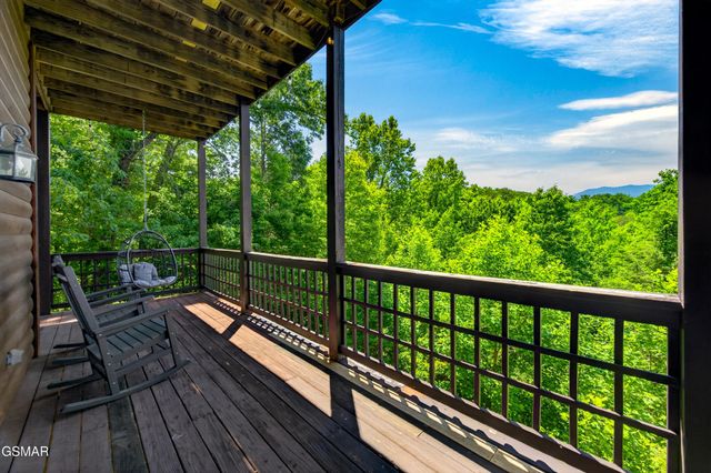 2428 Breezy Road, Sevierville, TN 37876