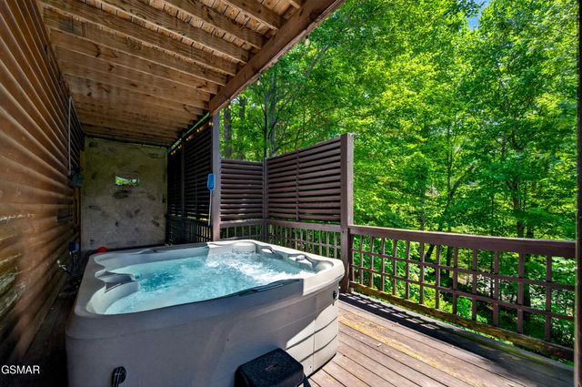 2428 Breezy Road, Sevierville, TN 37876