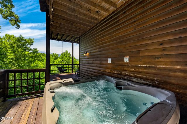 2428 Breezy Road, Sevierville, TN 37876