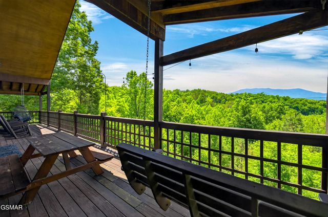 2428 Breezy Road, Sevierville, TN 37876