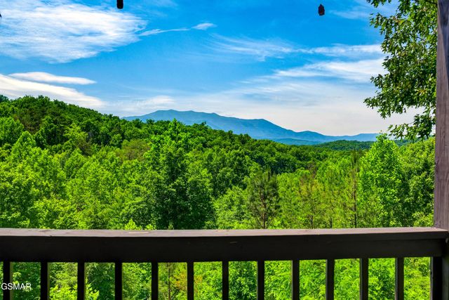 2428 Breezy Road, Sevierville, TN 37876