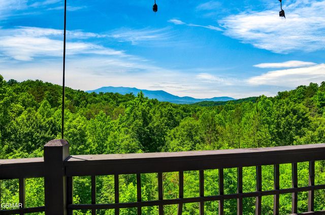 2428 Breezy Road, Sevierville, TN 37876