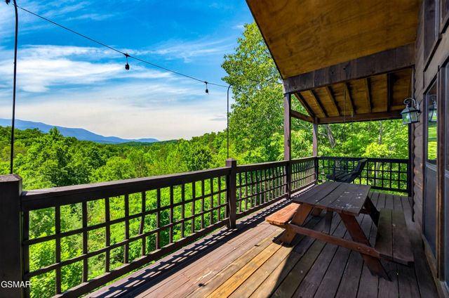 2428 Breezy Road, Sevierville, TN 37876