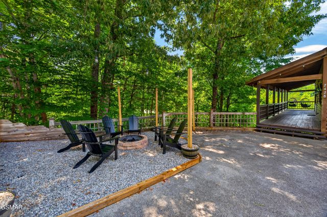 2428 Breezy Road, Sevierville, TN 37876