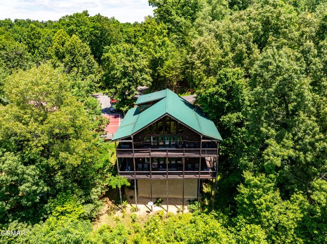 2428 Breezy Road, Sevierville, TN 37876