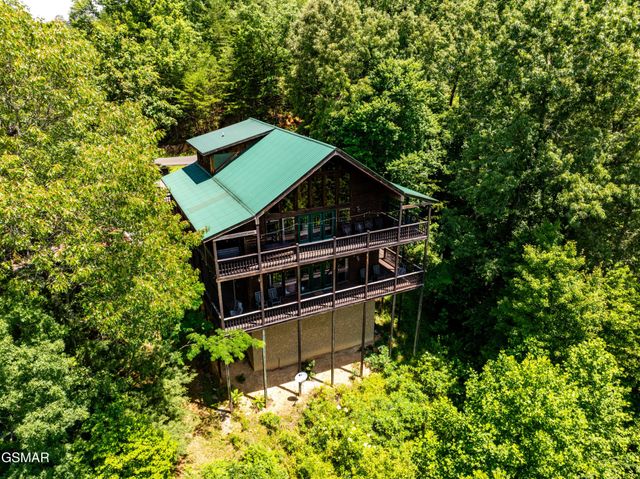 2428 Breezy Road, Sevierville, TN 37876