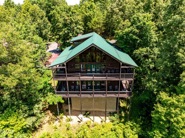 2428 Breezy Road, Sevierville, TN 37876