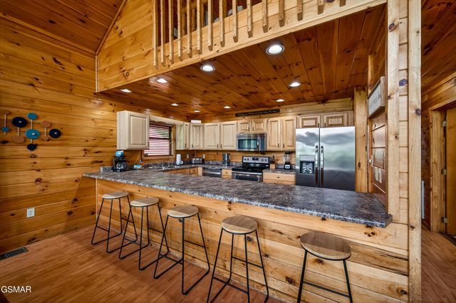 2428 Breezy Road, Sevierville, TN 37876