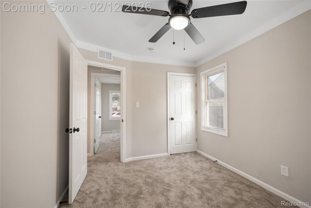 1706 E Pearl Avenue, Hazel Park, MI 48030