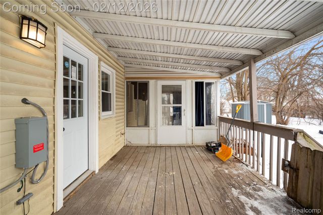 1706 E Pearl Avenue, Hazel Park, MI 48030