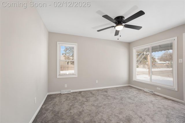 1706 E Pearl Avenue, Hazel Park, MI 48030