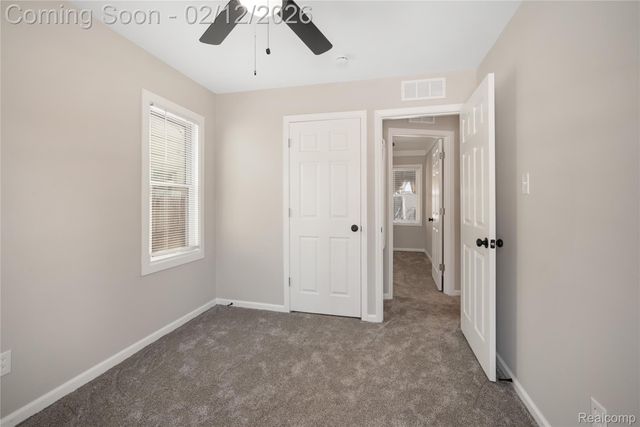 1706 E Pearl Avenue, Hazel Park, MI 48030