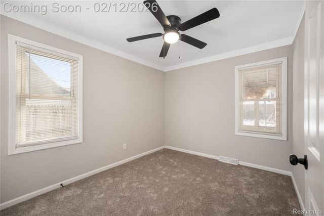 1706 E Pearl Avenue, Hazel Park, MI 48030