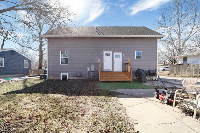 820 Church Avenue, Manhattan, KS 66502