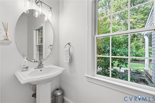 2431 Magnolia Rdg, Maidens, VA 23102