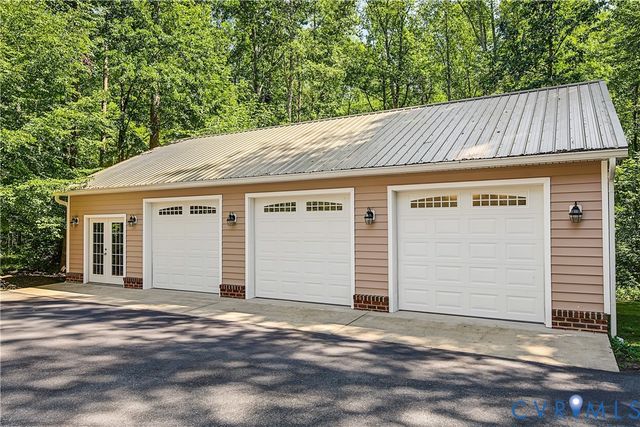 2431 Magnolia Rdg, Maidens, VA 23102