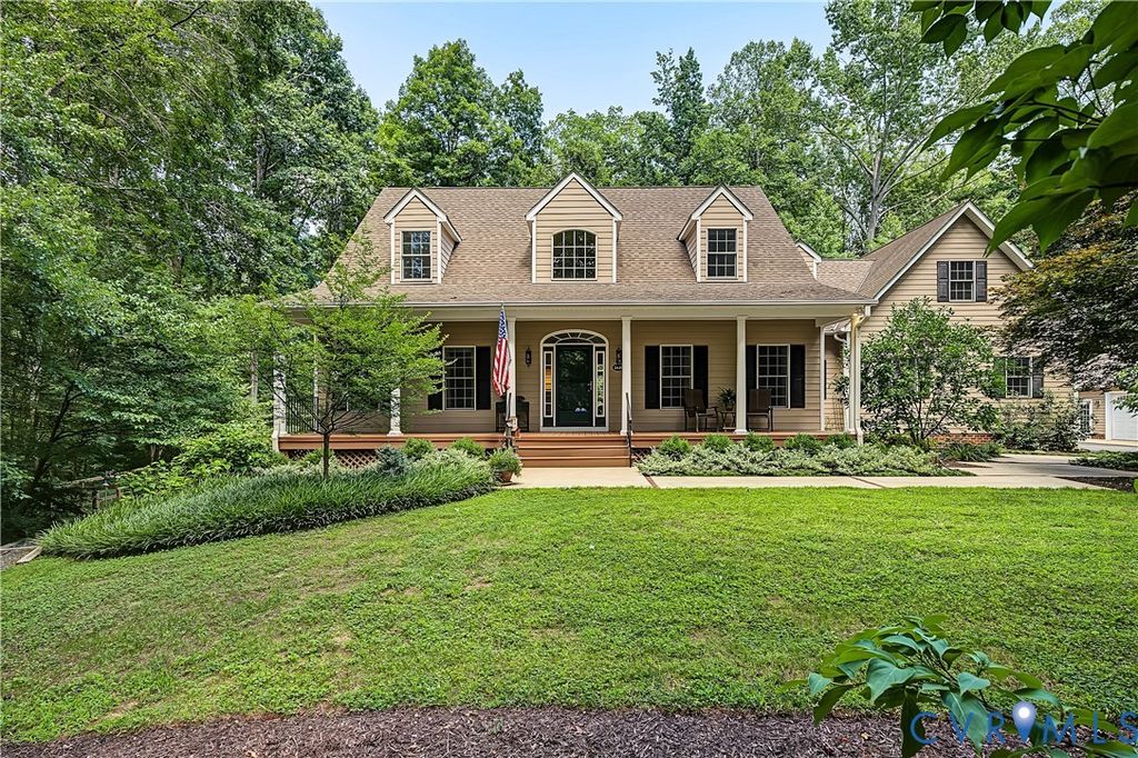 2431 Magnolia Rdg, Maidens, VA 23102
