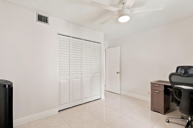 609 Sea Pine Way F2, Greenacres, FL 33415