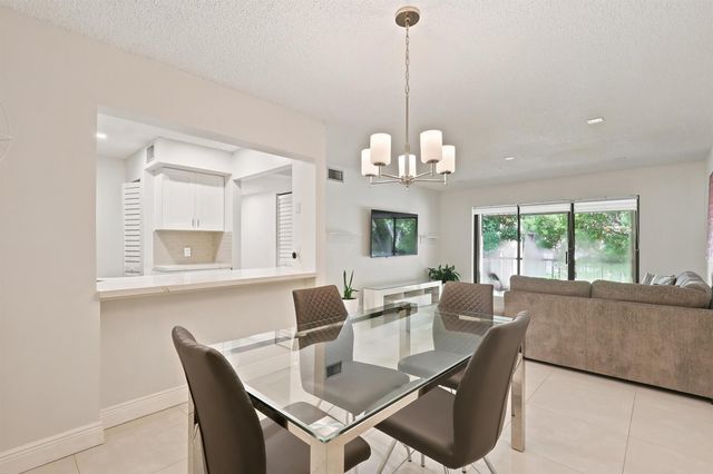 609 Sea Pine Way F2, Greenacres, FL 33415