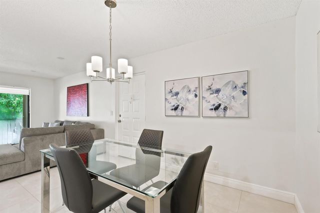609 Sea Pine Way F2, Greenacres, FL 33415