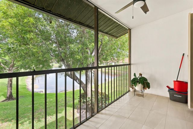609 Sea Pine Way F2, Greenacres, FL 33415