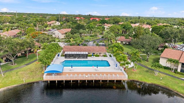 609 Sea Pine Way F2, Greenacres, FL 33415