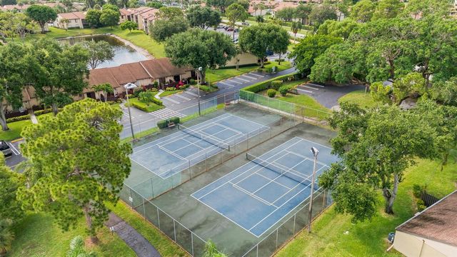 609 Sea Pine Way F2, Greenacres, FL 33415