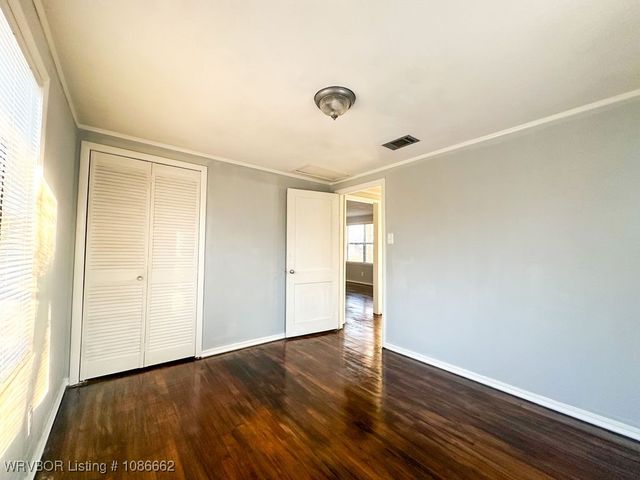 107 Sherwood Avenue, Bonanza, AR 72916