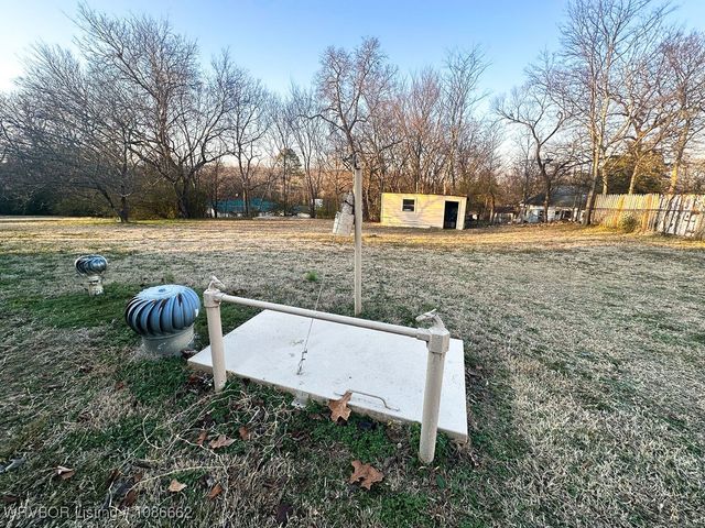 107 Sherwood Avenue, Bonanza, AR 72916