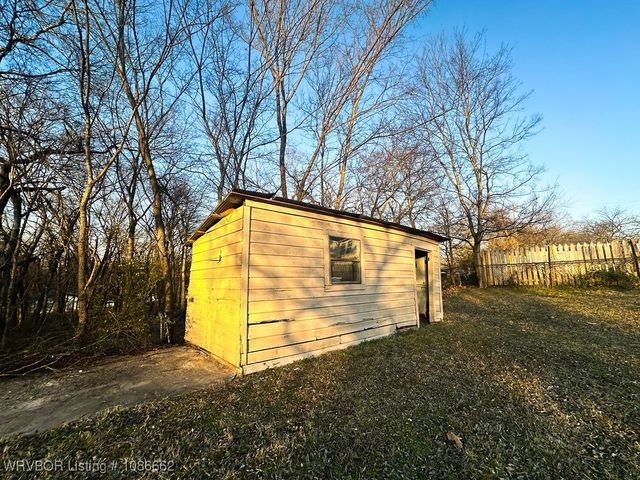 107 Sherwood Avenue, Bonanza, AR 72916