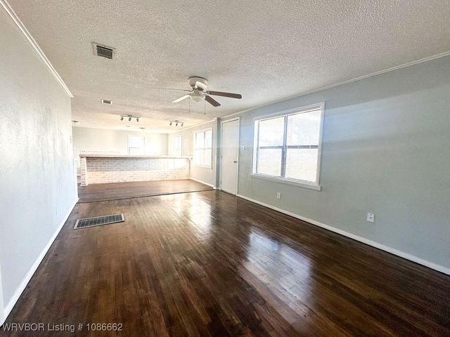 107 Sherwood Avenue, Bonanza, AR 72916