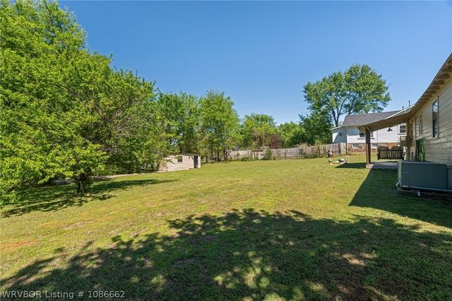 107 Sherwood Avenue, Bonanza, AR 72916
