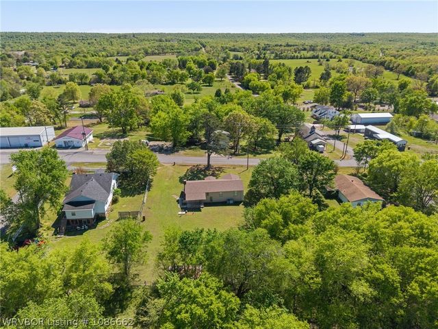 107 Sherwood Avenue, Bonanza, AR 72916
