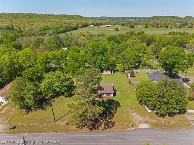 107 Sherwood Avenue, Bonanza, AR 72916