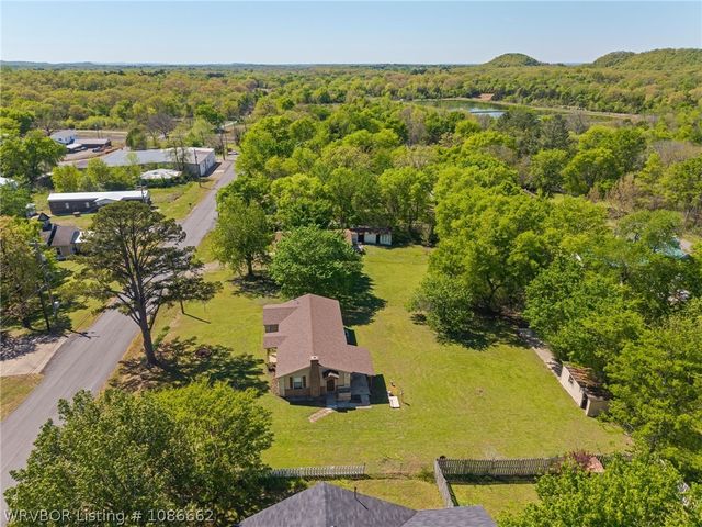 107 Sherwood Avenue, Bonanza, AR 72916
